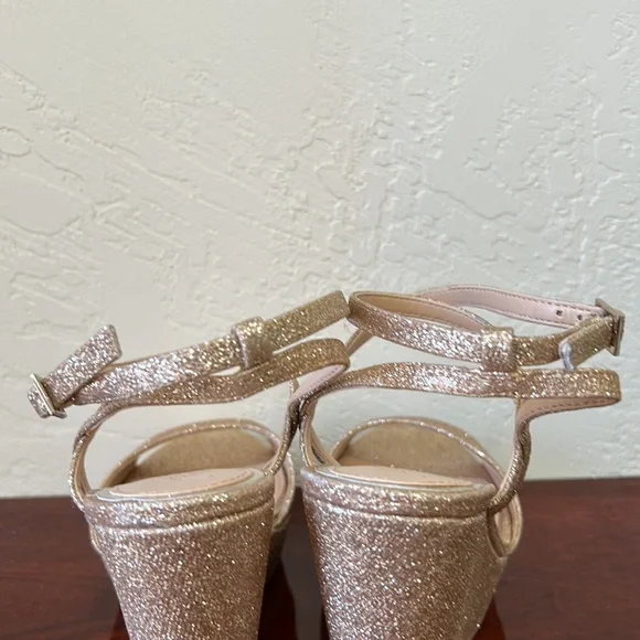 Badgley Mischka gold glitter wedges, size 7.5, EUC - Picture 9 of 9